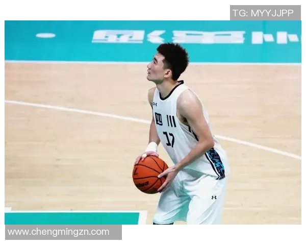 成都篮球队在邀请赛中的战术表现分析与点评展现团队协作与技术水平 成都篮球队在邀请赛中的战术表现分析与点评展现团队协作与技术水平